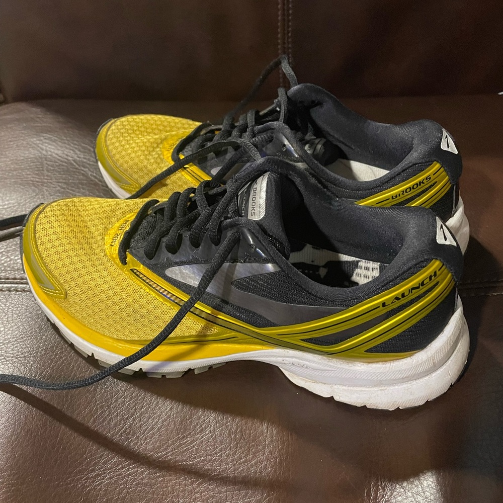 Brooks Launch PGH 2017 Steel City B Gold & Black Sneakers, Women’s 8 Medium B